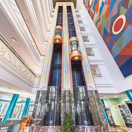 Hotel Tropic
