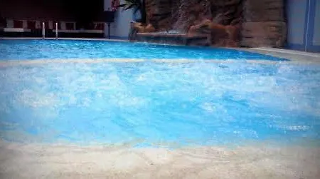 Tropic Szálloda