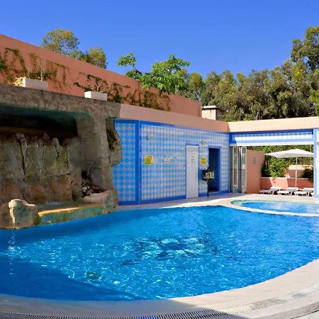 فندق Tropic