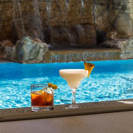 فندق Tropic