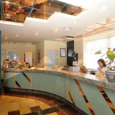 Tropic فندق 3*