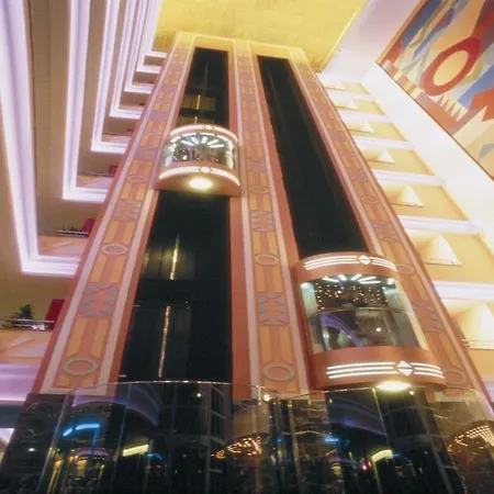 فندق Tropic
