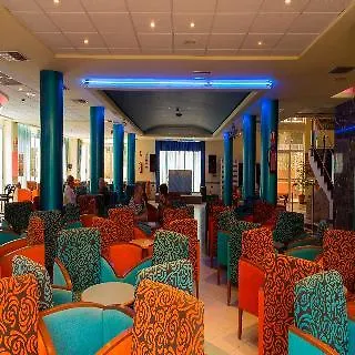 Tropic מלון 3*